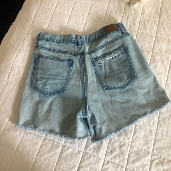 AMERICAN EAGLE DISTRESSED DENIM MOM SHORT SIZE 8 - Picture 3 of 12